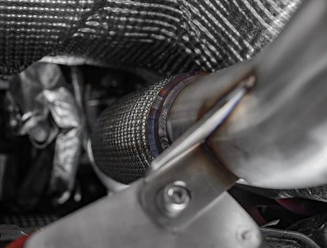 INTEGRATED ENGINEERING / DOWN-PIPE WITH 200 CELL HIGH-FLOW CAT (IEEXCI3) *** AUDI A3 / 8V (2015-2021), VOLKSWAGEN GOLF / GOLF GTI / JETTA GLI / MK7 / MK7.5 (2015-2021) *** 1.8T / 2.0T / FWD ENGINE